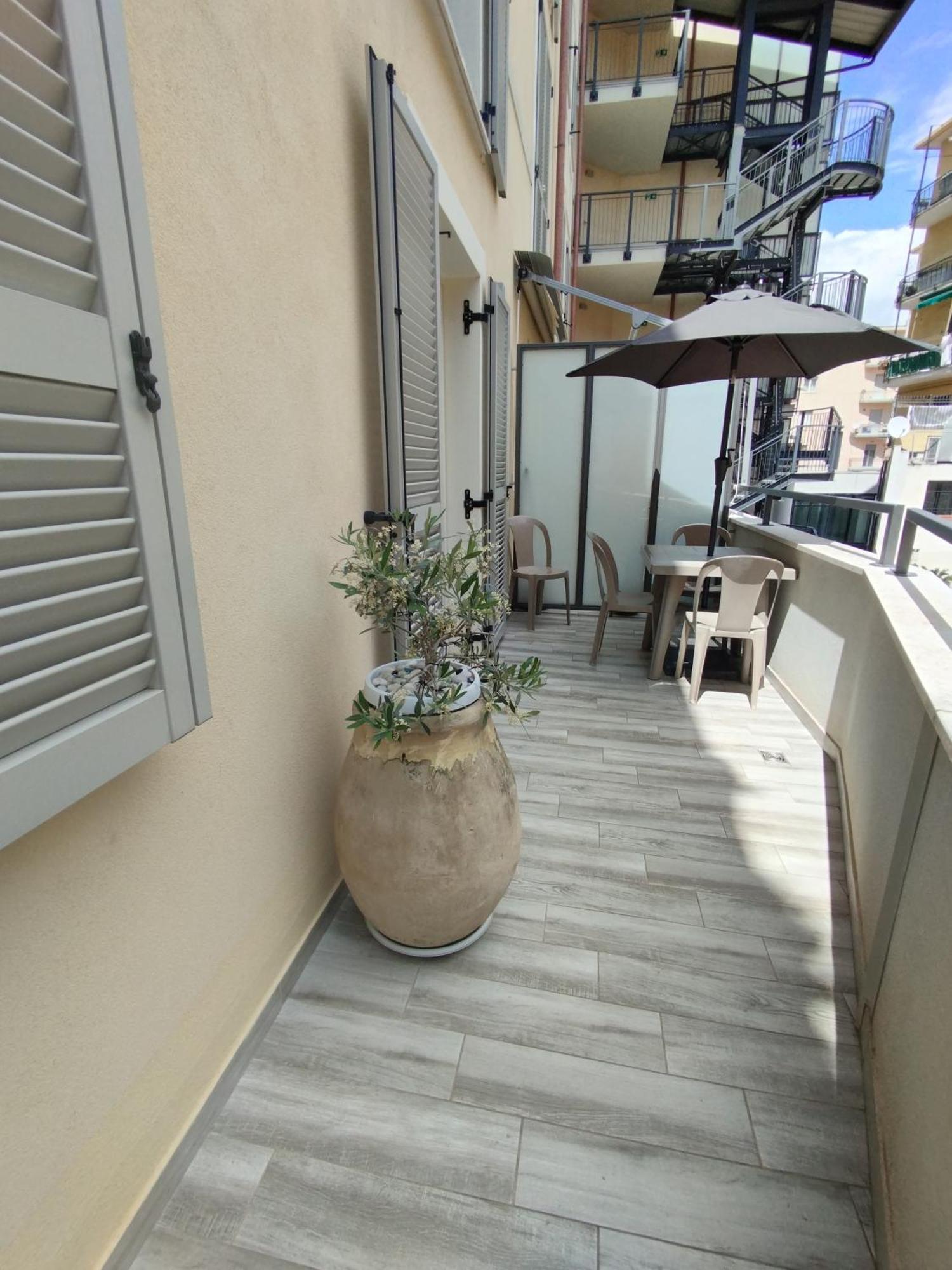 Ferienwohnung Pama Mar Imperia Exterior foto